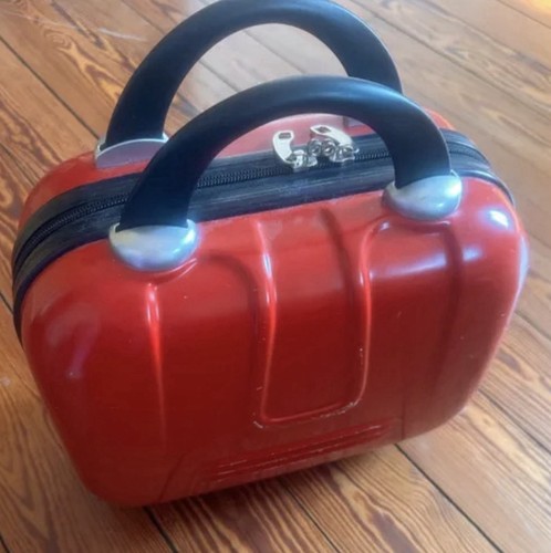 Valise rigide rouge - , cabine