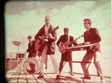 Film 16mm scopitone clip CLIVE LANGER and THE BOXES"Splash"