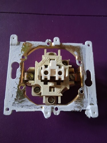 Rare bouton poussoir inverseur - rare, bouton-poussoir