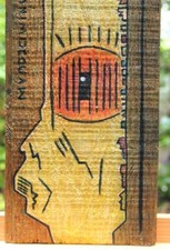 Décoration murale sur planche de bois de récupération. Outsider art Neko92vl