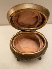 Petite boite à bijoux dorée