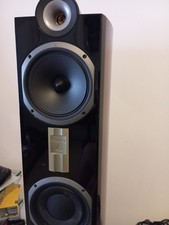 Enceintes triangle Génèse