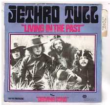 JETHRO  TULL   Living in the