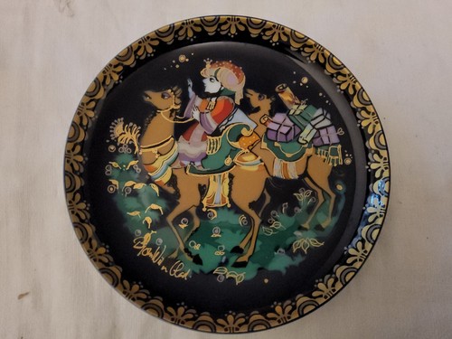 Assiette porcelaine murale