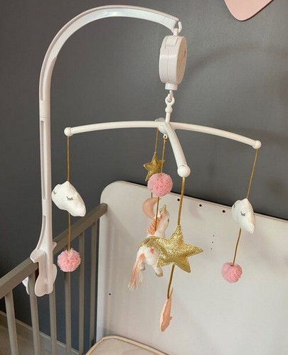 Mobile musical bébé - bébé, licorne