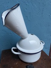 Ancien inhalateur en tôle