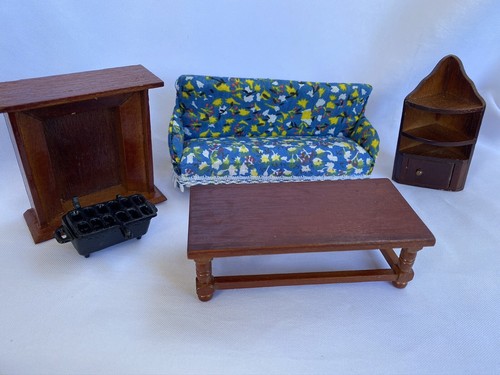 Vintage wooden doll house - wooden,