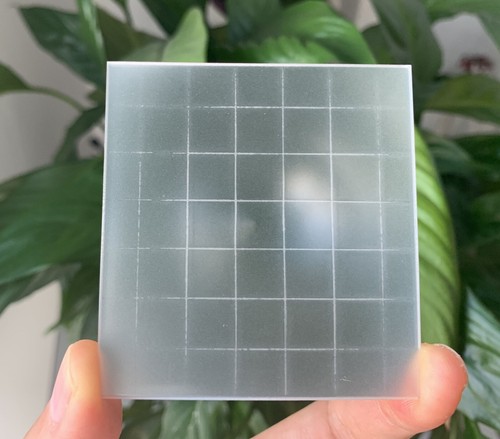Grid focusing screen - grid,