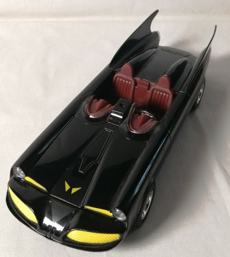 Ancienne voiture batman - ancienne,