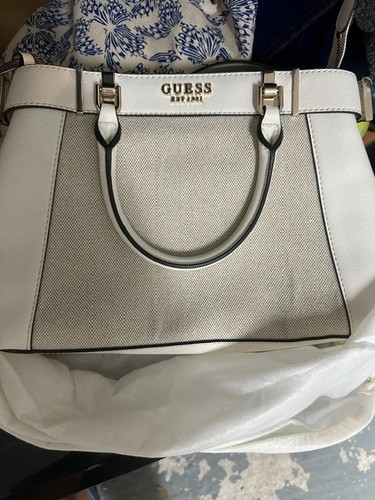 Sac main guess est 1981 - a,