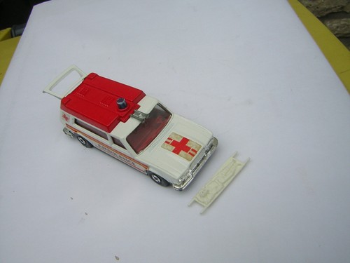 Ambulance matchbox super - ambulance, king
