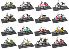 Lot de 16 Mobylettes