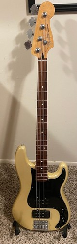 Fender blacktop precision - fender,