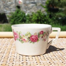 Ancienne tasse à café en