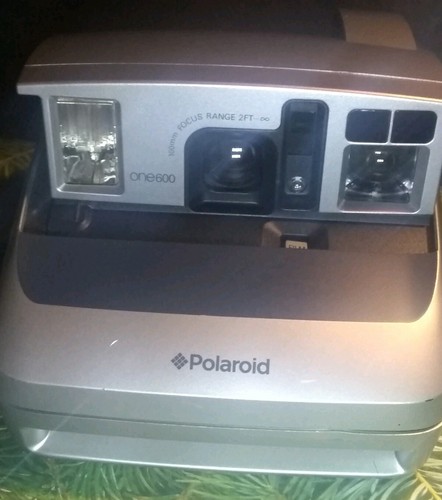 Retro polaroid one 600 instant - one,