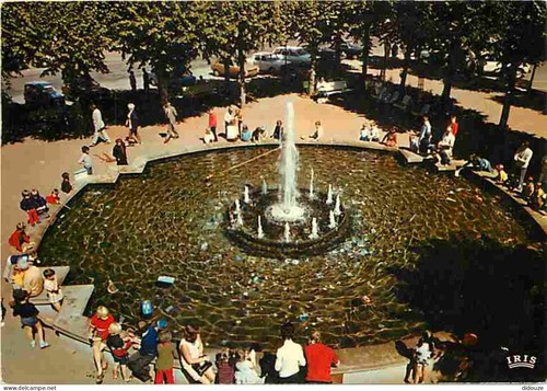 Carte postale la - -,