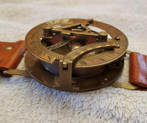 Ancienne boussole militaire