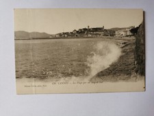 CPA 06 CANNES - La Plage par