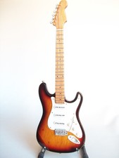 Guitare miniature Fender Stratocaster Sunburst Jimi Hendrix