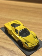 R122 1:64 Hot Wheels Enzo