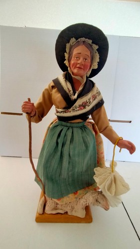 Santon bergère à - la,