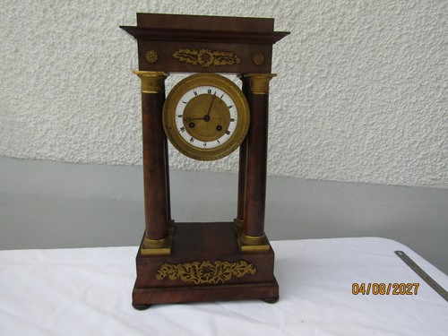 Ancienne horloge portique - ,