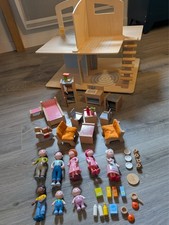 maison et personnages HABA