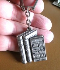 Ancien porte clé Catalogue Yvert et Tellier Timbre France 1967 Album Poste