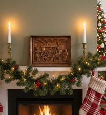 Panneau Ancien en Bois Sculpté Haut-Relief – Scène Populaire – Tableau Mural