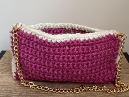 Sac bandoulière fait - , main