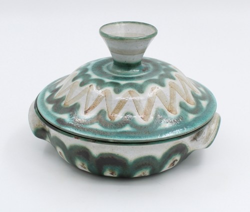 Légumier pot couvert - pot, signé