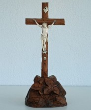 Ancien Christ en Crois Bois