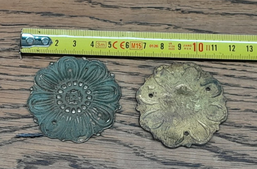 Ancien ornement bronze - un,
