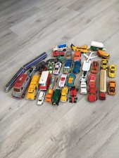 Lot d anciennes voitures