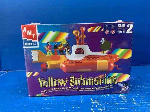 1999 amt ertl yellow submarine - amt,