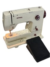 Machine à coudre Bernina 807