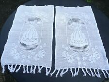 paire de rideaux vintage en coton à décors de personnages fait main