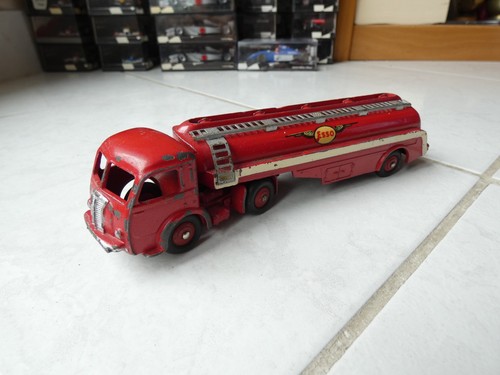 Tracteur panhard citerne - +,