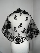 Mantilla, shawl, tulle cut and black velvet print