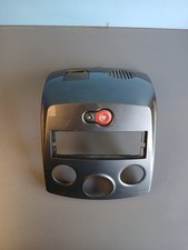 Renault Clio 3 / Cache console