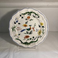 Gien. Oiseaux de Paradis. Assiette en faïence opaque. Décor polychrome d'oiseaux