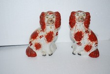 PAIRE DE CHIENS STAFFORDSHIRE
