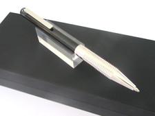 MAGNIFIQUE STYLO BILLE ST. DUPONT FINITIONS POINTES DIAMANTS  NEUF DE STOCK P234