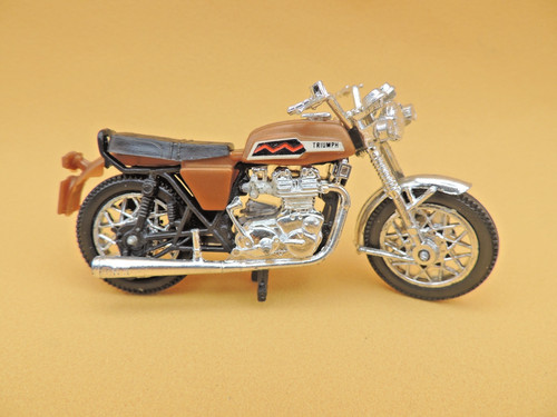 Kinder maxi moto triumph - maxi,