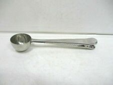 Measuring spoon, clamp pod