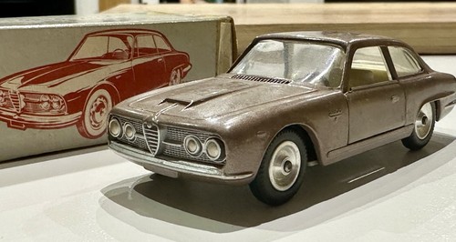 Solido alfa romeo 2600 bertone - solido,