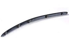 Garniture de capot de moulure