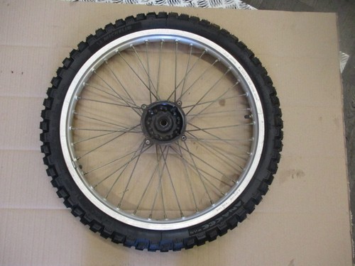 Roue avant avec - , pneu