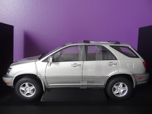 Lexus 300 gris silver - lexus,