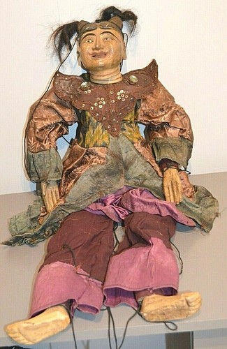 Ancienne grande marionnette - ancienne,